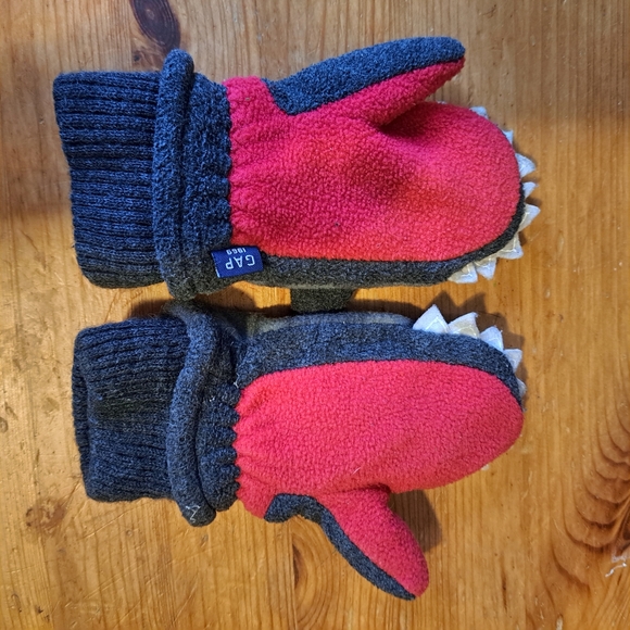 3/20$ Baby GAP Dinosaur Fleece Mittens – Gray/Red – Size XS/S (11 cm) - Picture 8 of 9